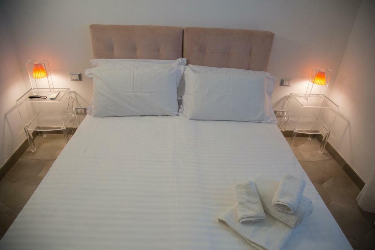 Le Suites Del Carrubo Фавиньяна Экстерьер фото