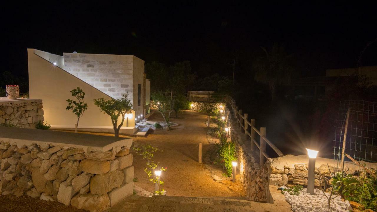 Le Suites Del Carrubo Фавиньяна Экстерьер фото