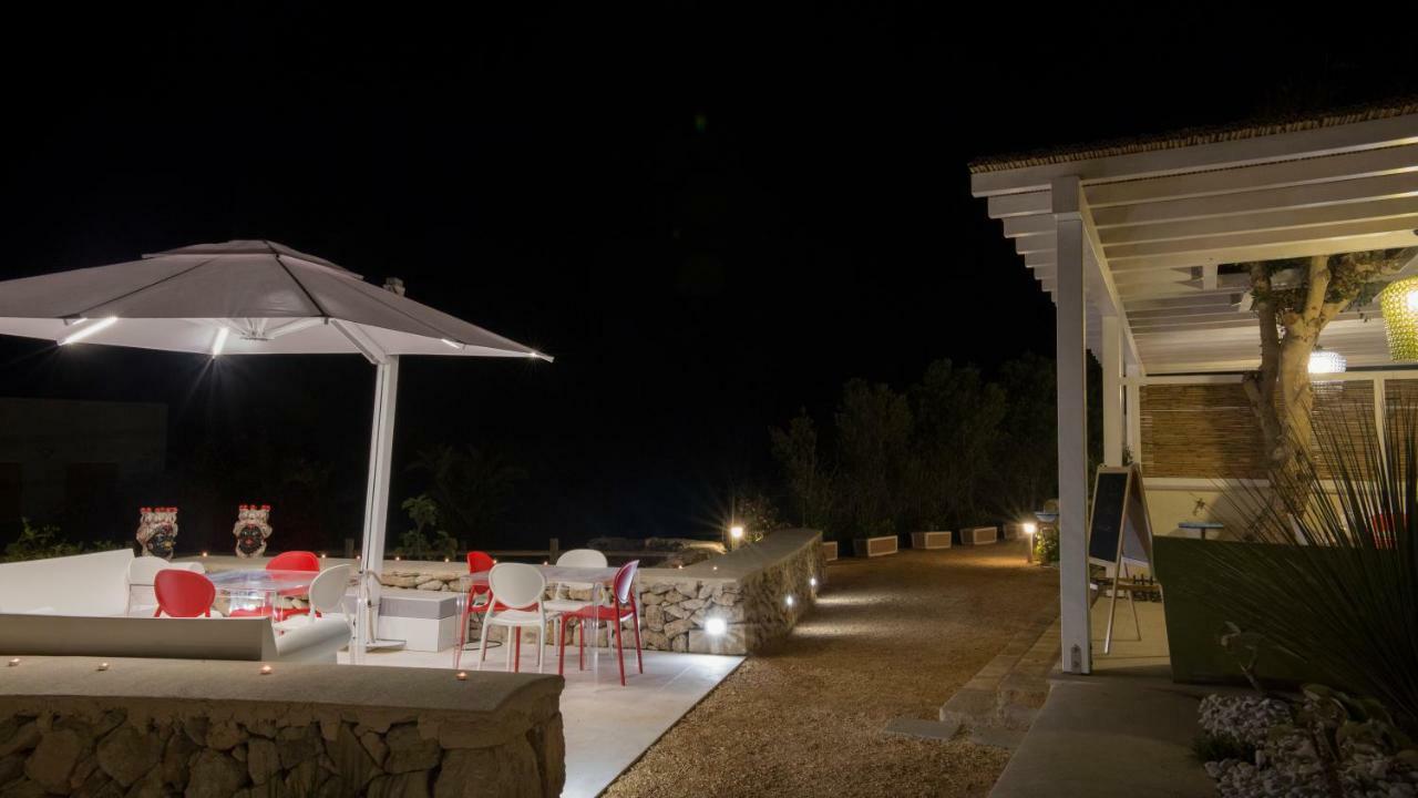 Le Suites Del Carrubo Фавиньяна Экстерьер фото