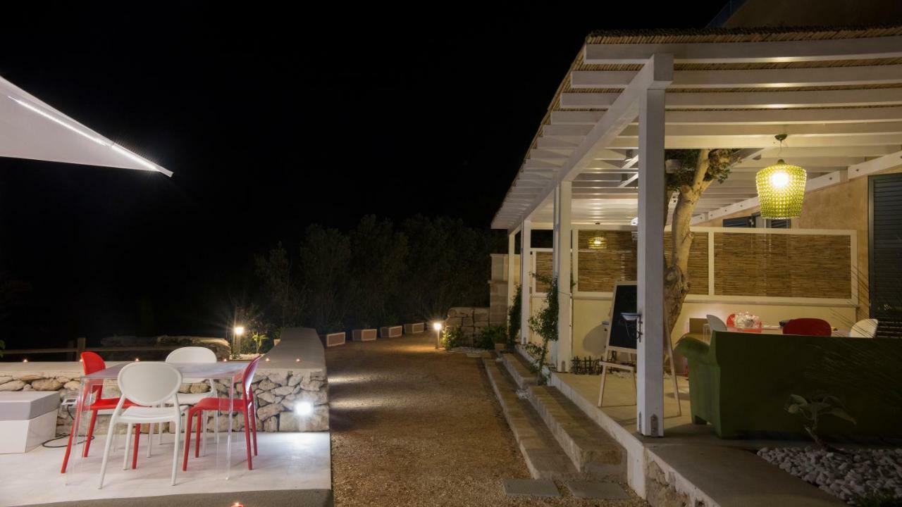 Le Suites Del Carrubo Фавиньяна Экстерьер фото